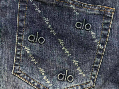 Calça ALO jeans reta azul estonado