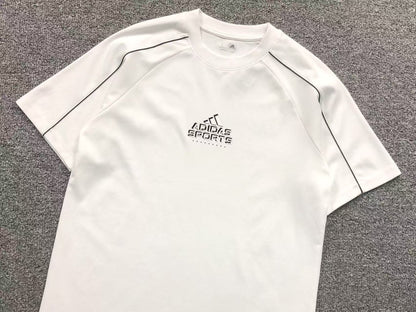 Camiseta Adidas Clean Sport Design