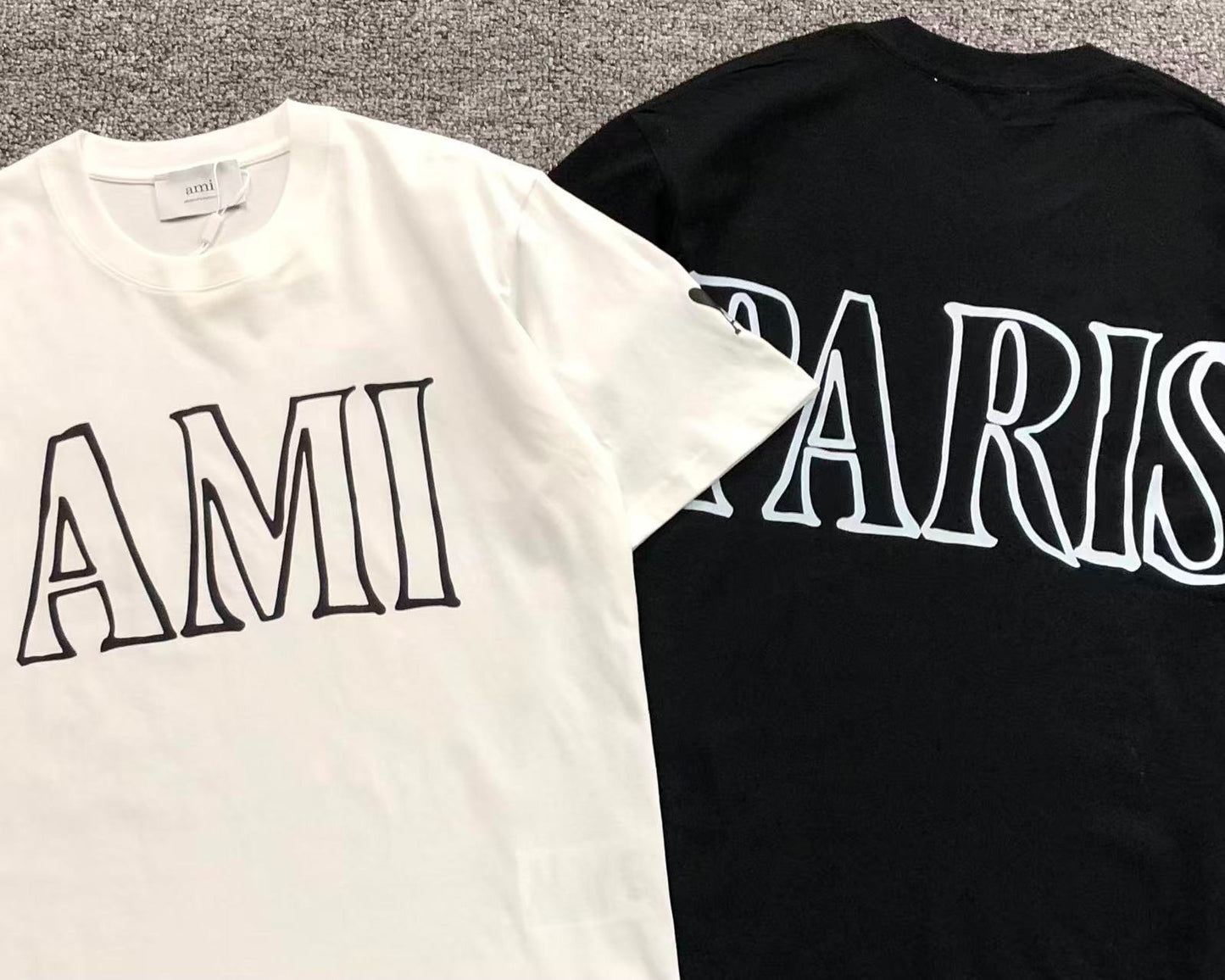 Camiseta AMI Paris Logo Typo Graphic