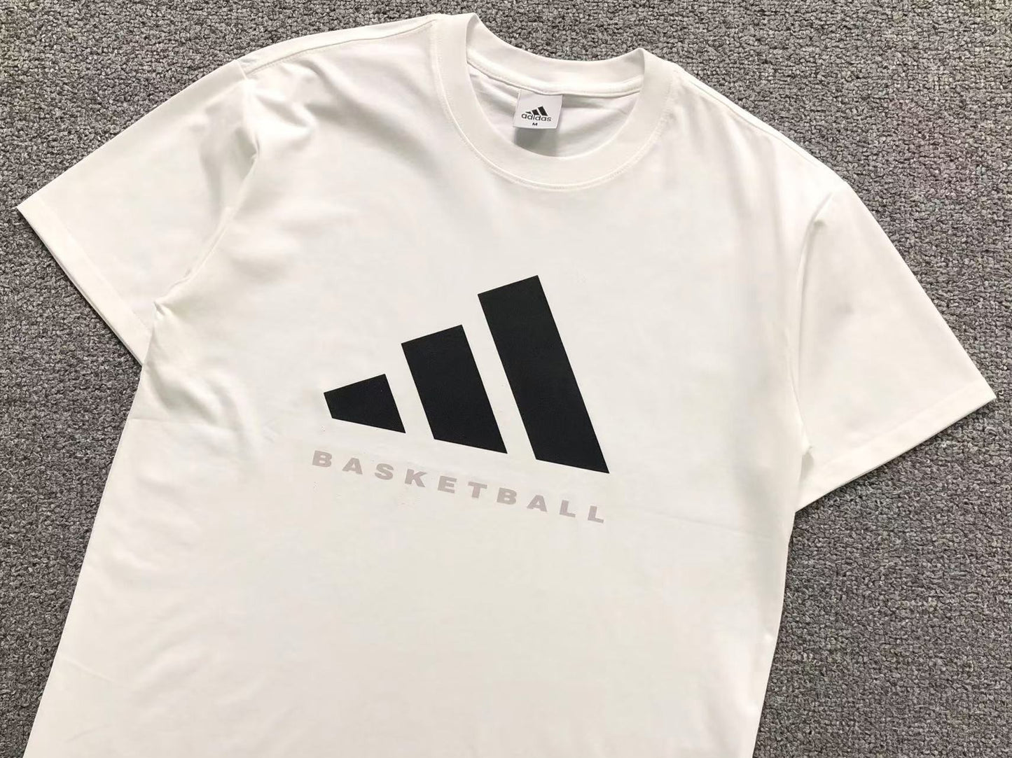 Camiseta adidas Basketball Logo