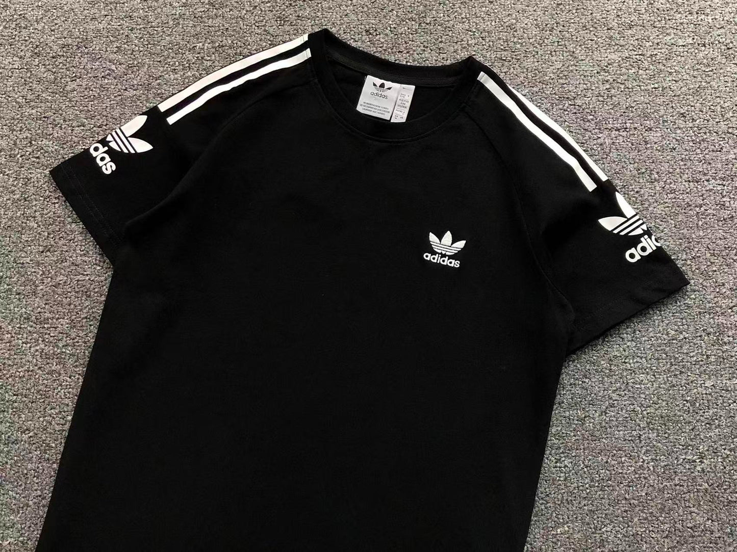 Camiseta Adidas Originals 3-Stripes Shoulder