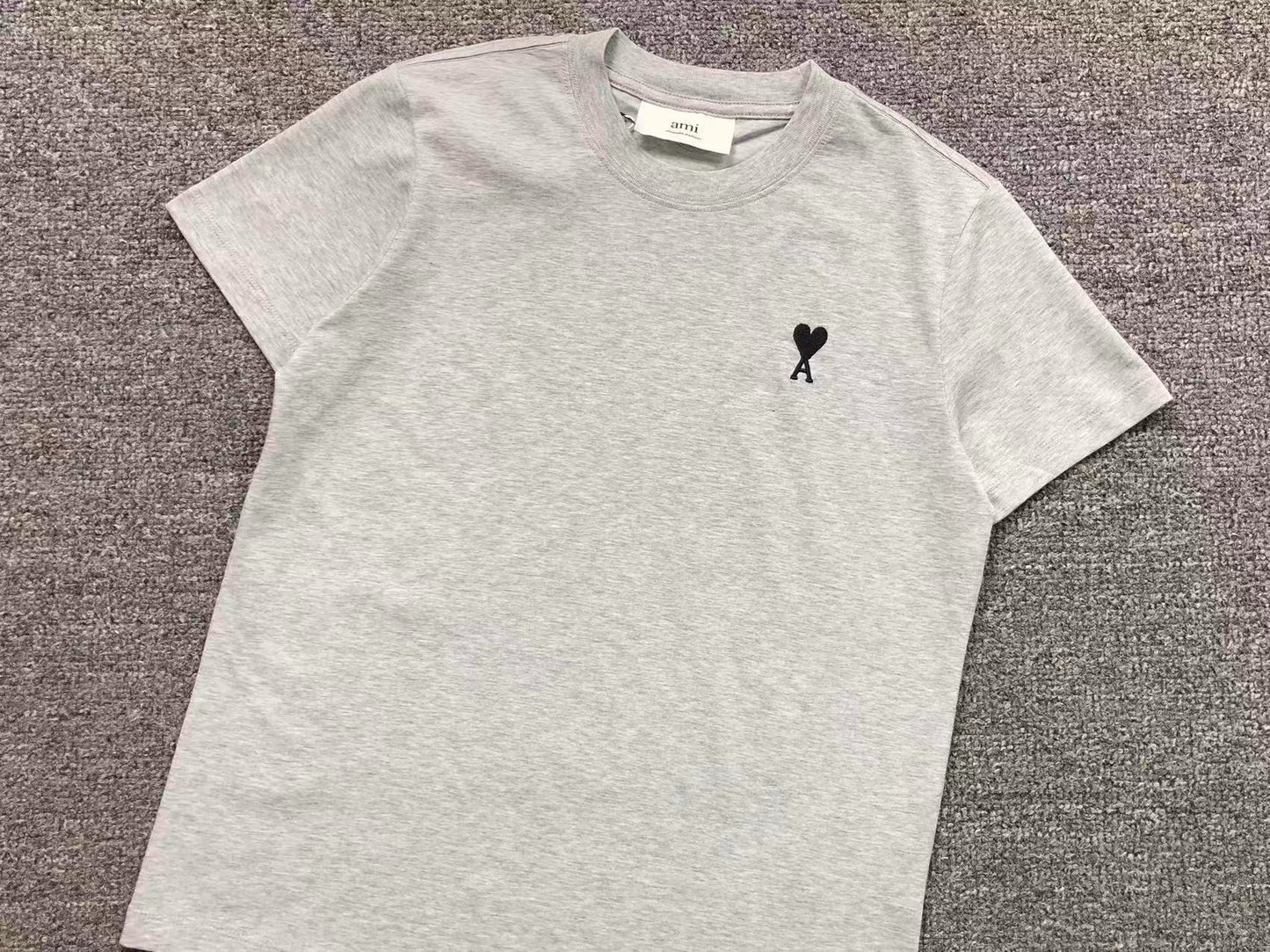 Camiseta AMI Paris Mini Heart Essential