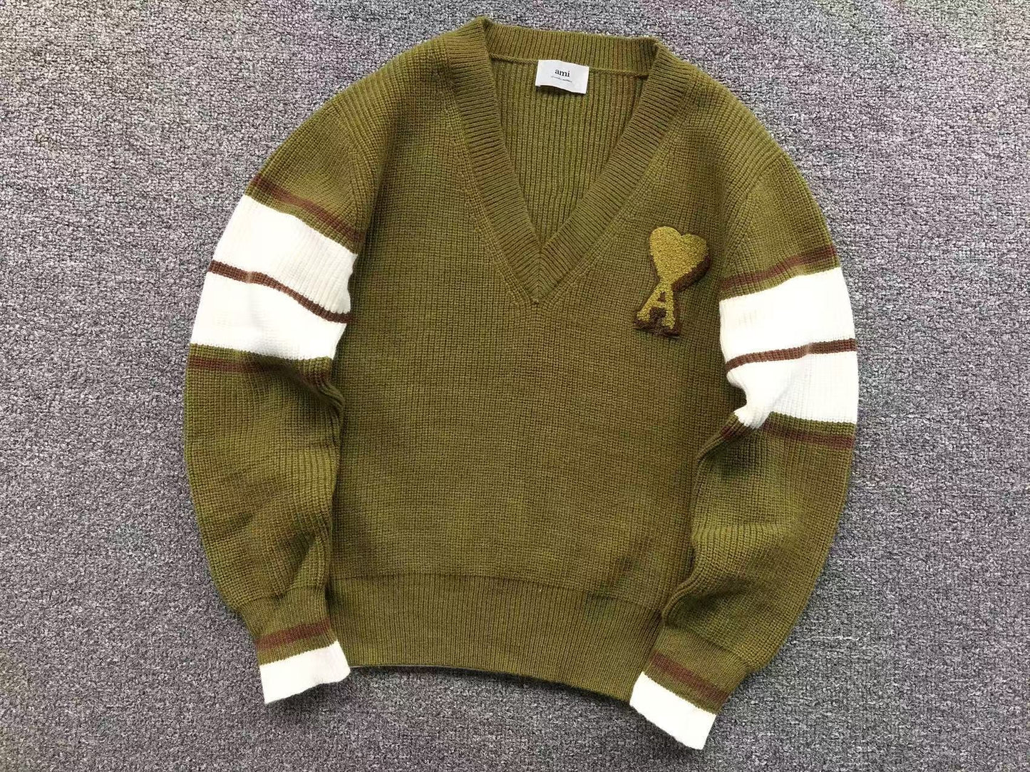 Suéter AMI Paris V-Neck Vintage Knit