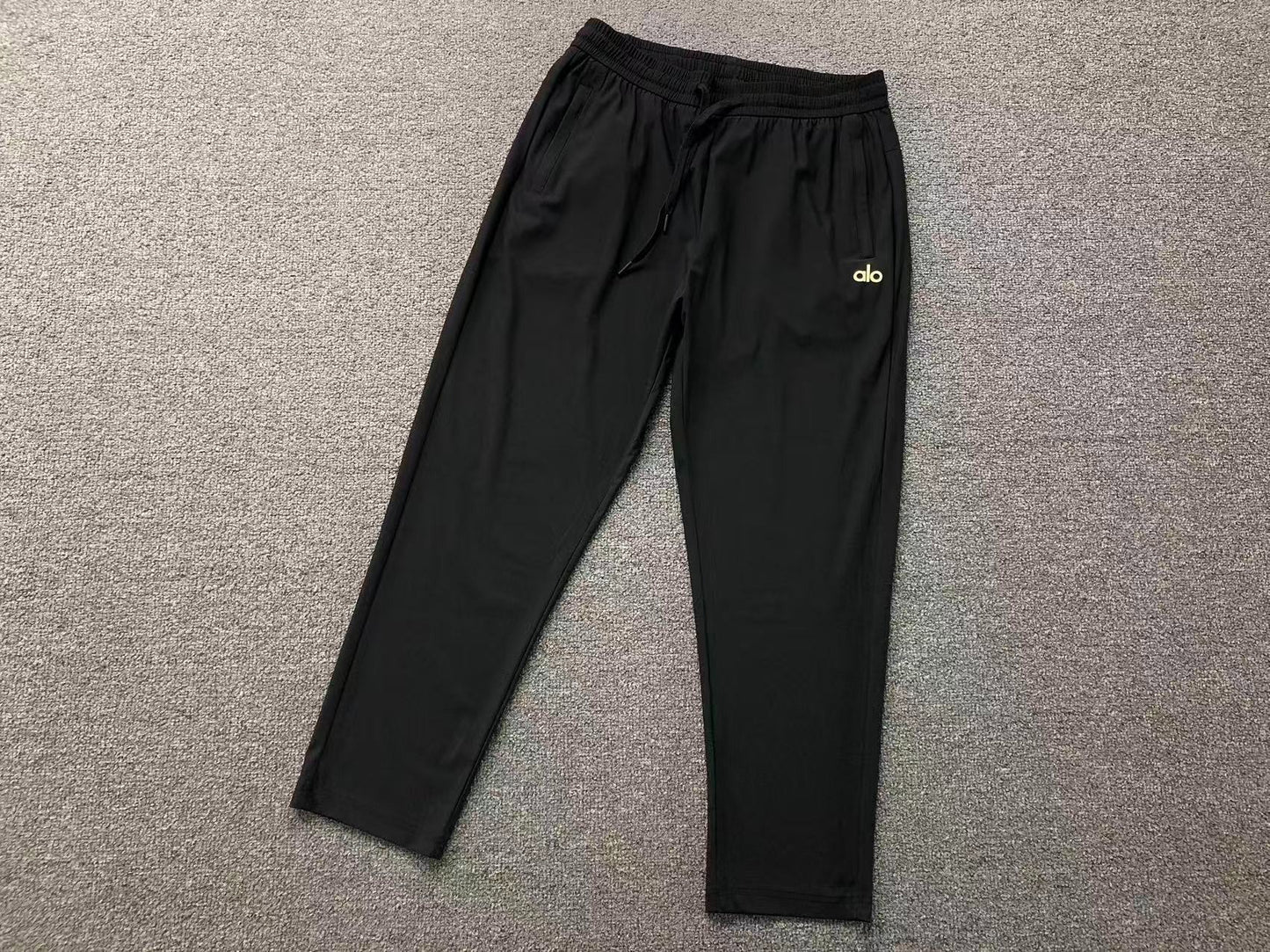 Calça elástica ALO moletom reta