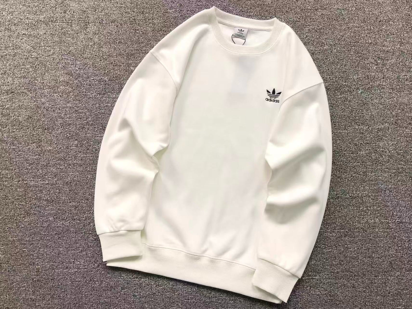 Moletom Adidas Essential Clean Crew