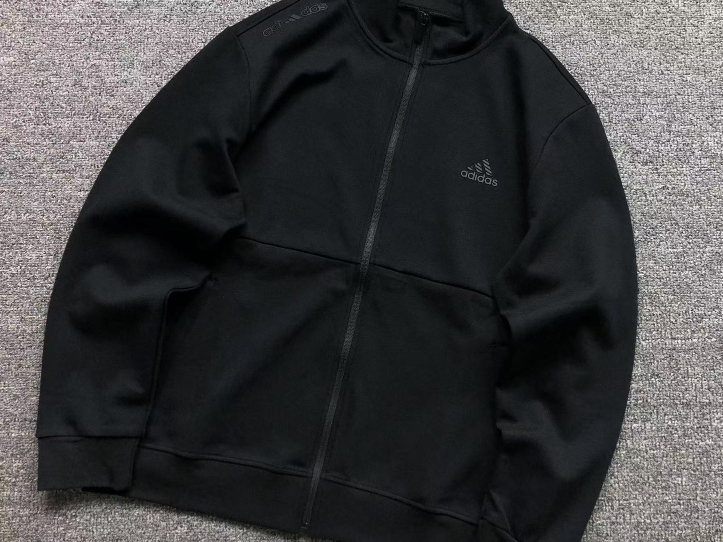 Moletom Adidas Clean Fit