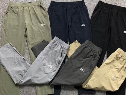 Calça elástica ALO moletom cargo