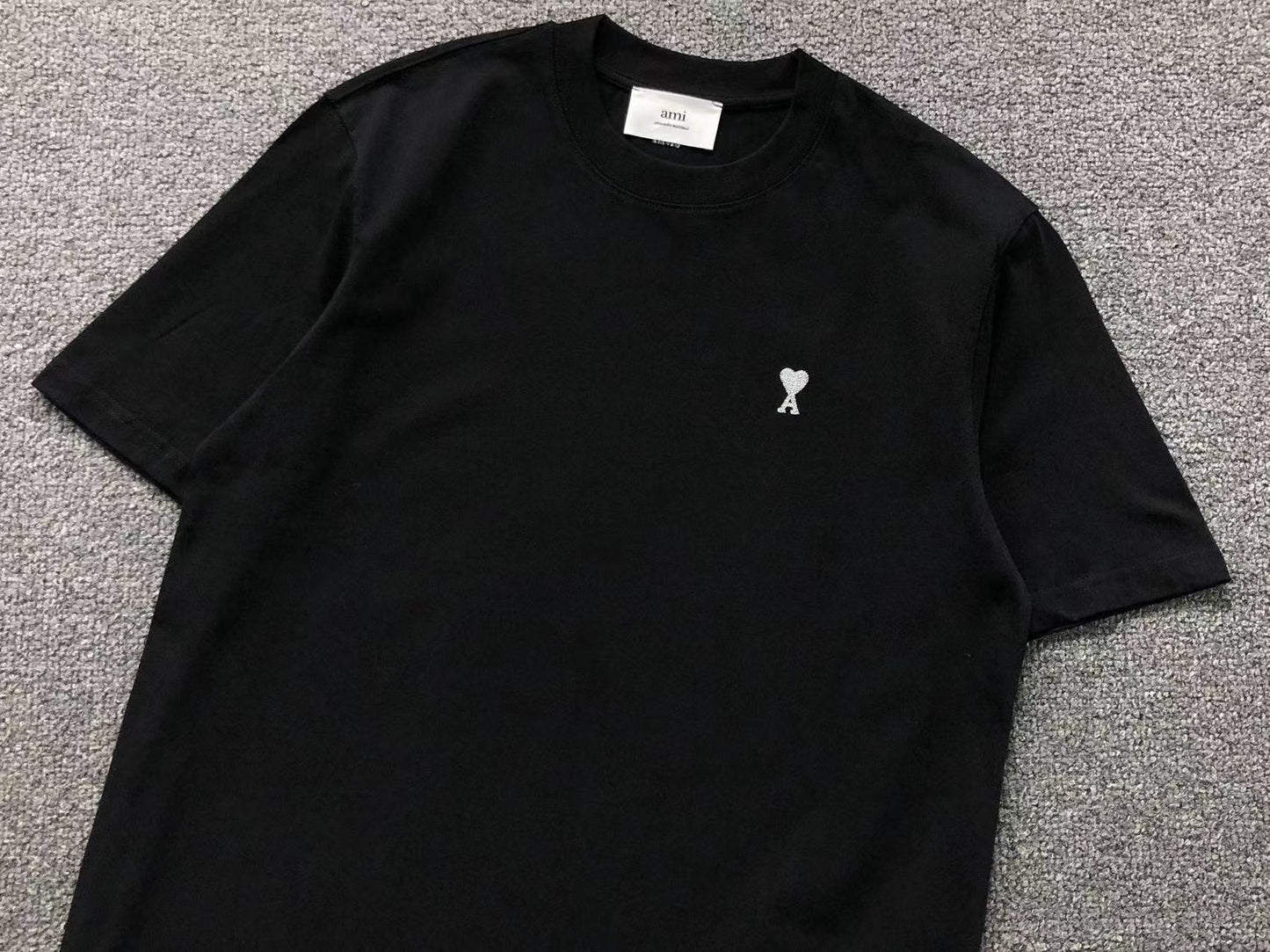 Camiseta AMI Paris Mini Heart Logo Classic