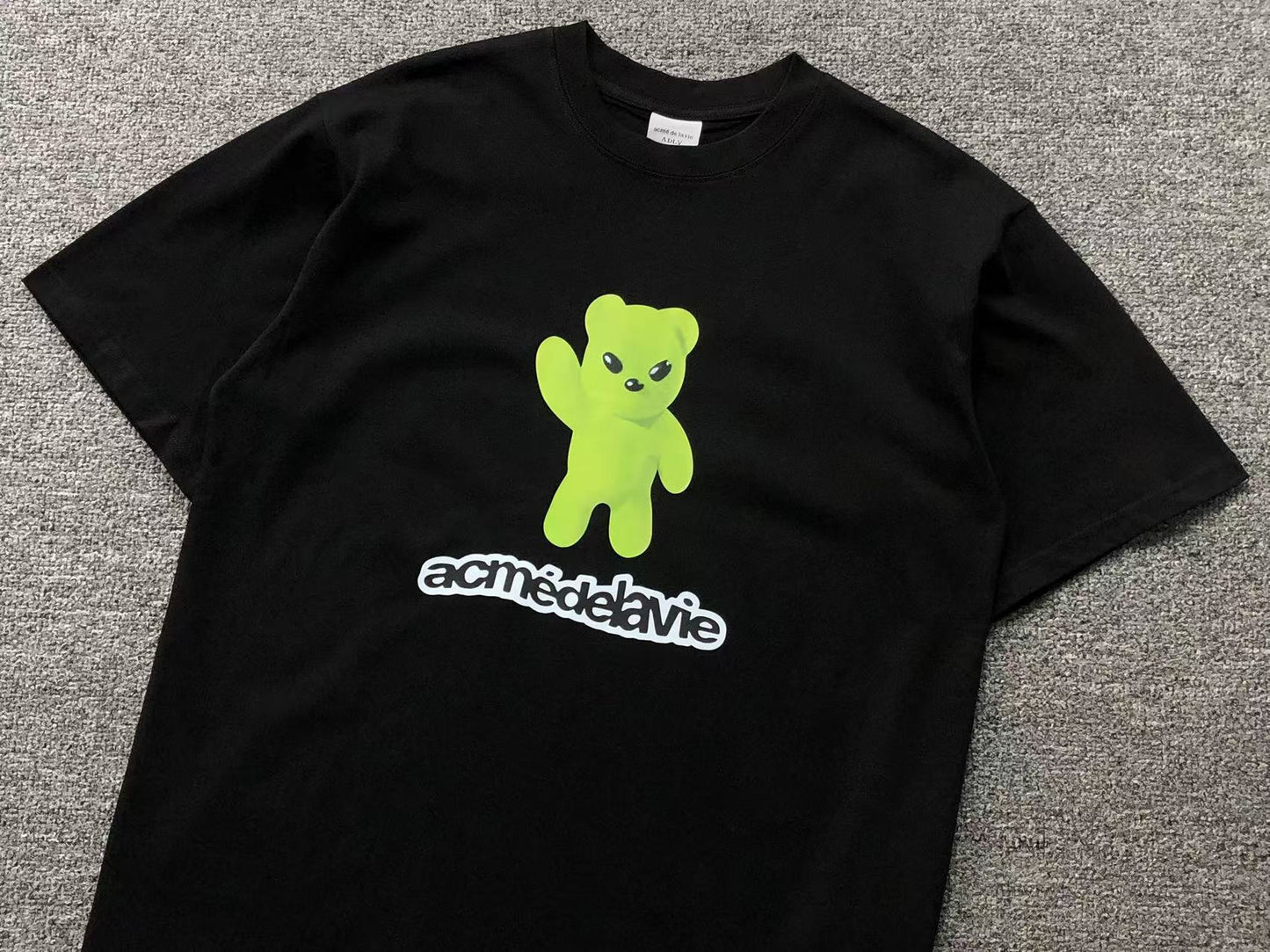 Camiseta ADLV Neon Bear Graphic Tee