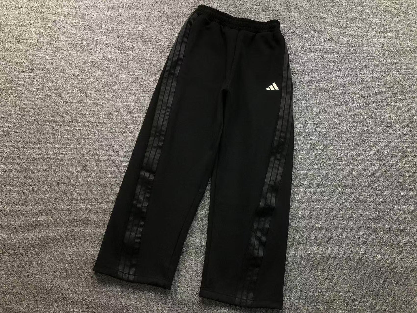 Calça Adidas Luxe 3-Stripes Pants