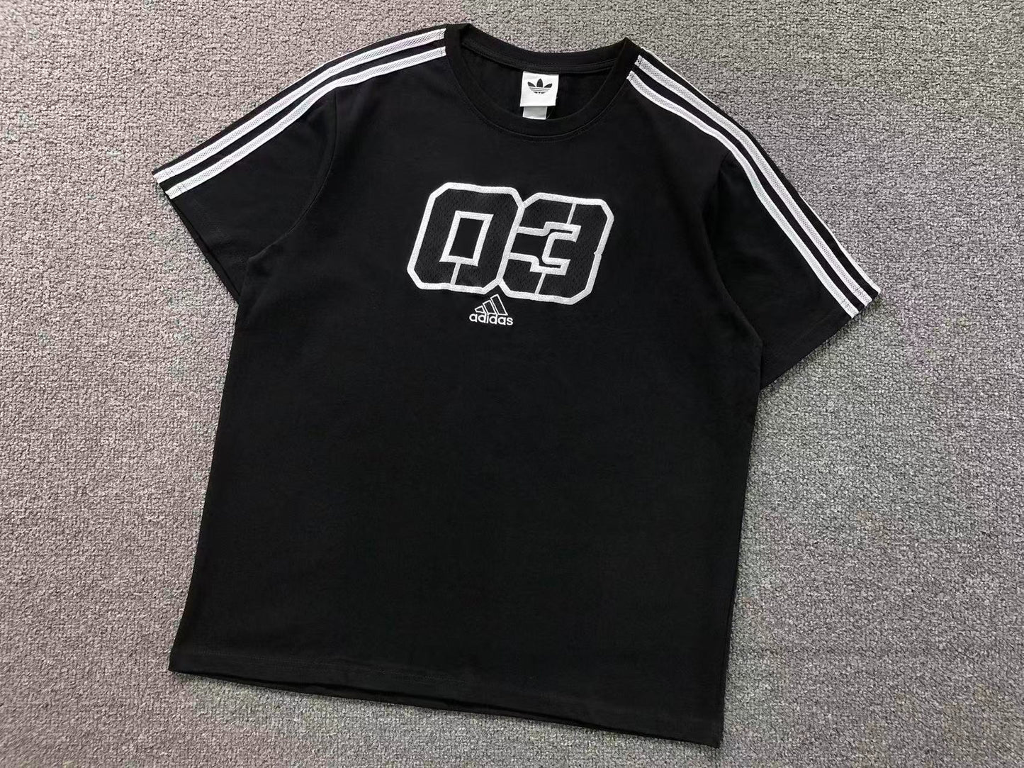 Camiseta Adidas Varsity 03
