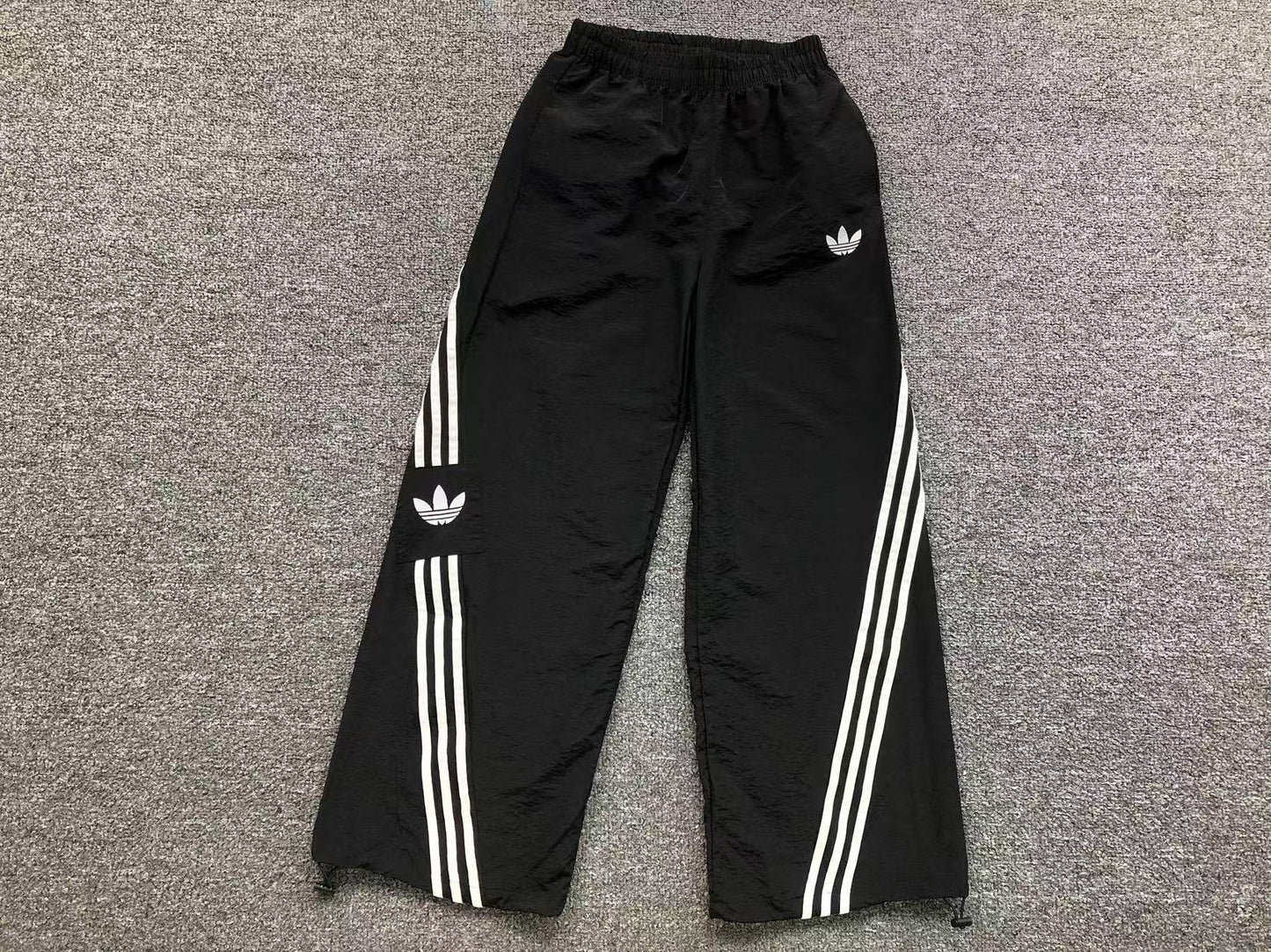 Calça Adidas Utility Track Cargo