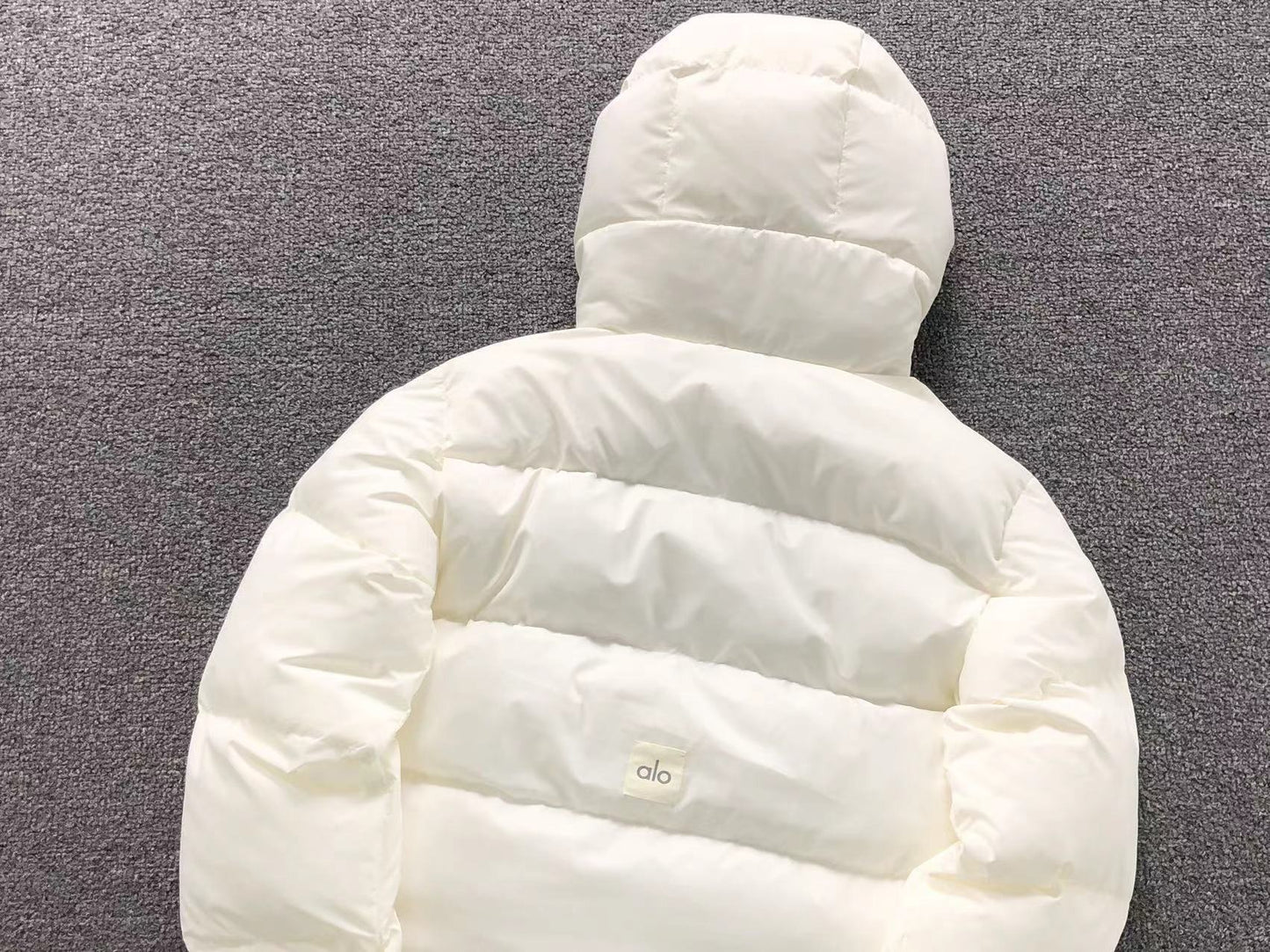 Jaqueta ALO puffer com capuz Feminino