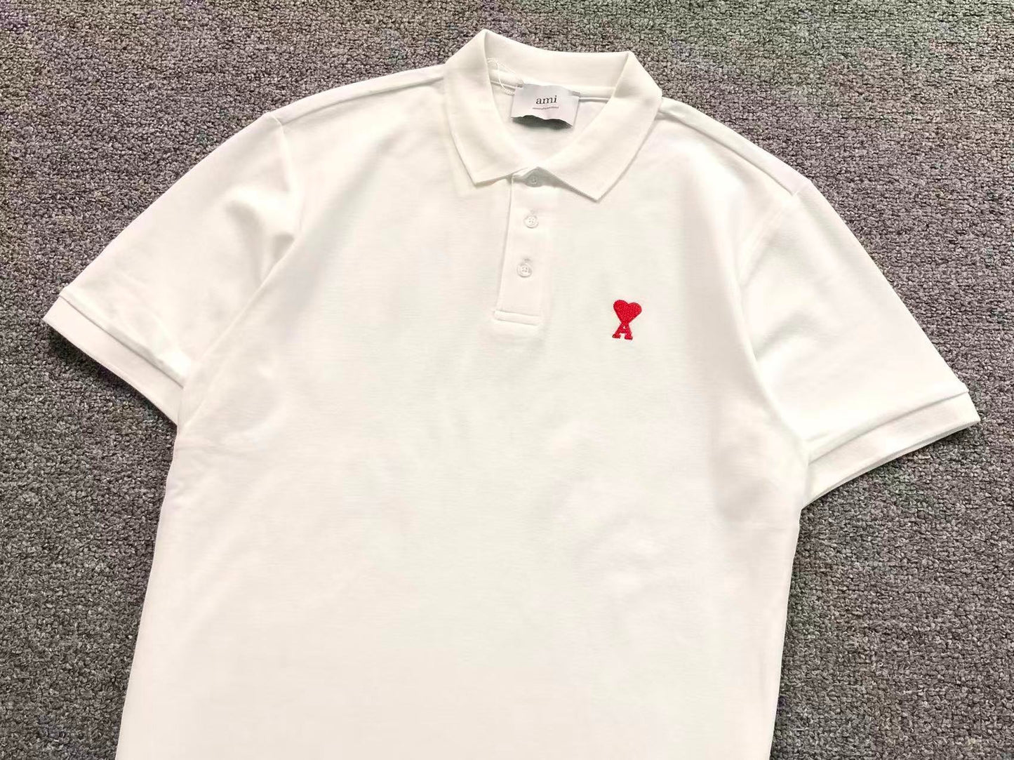 Camiseta Polo AMI Paris Logo Coração Bordado