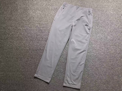 Calça elástica ALO moletom cargo