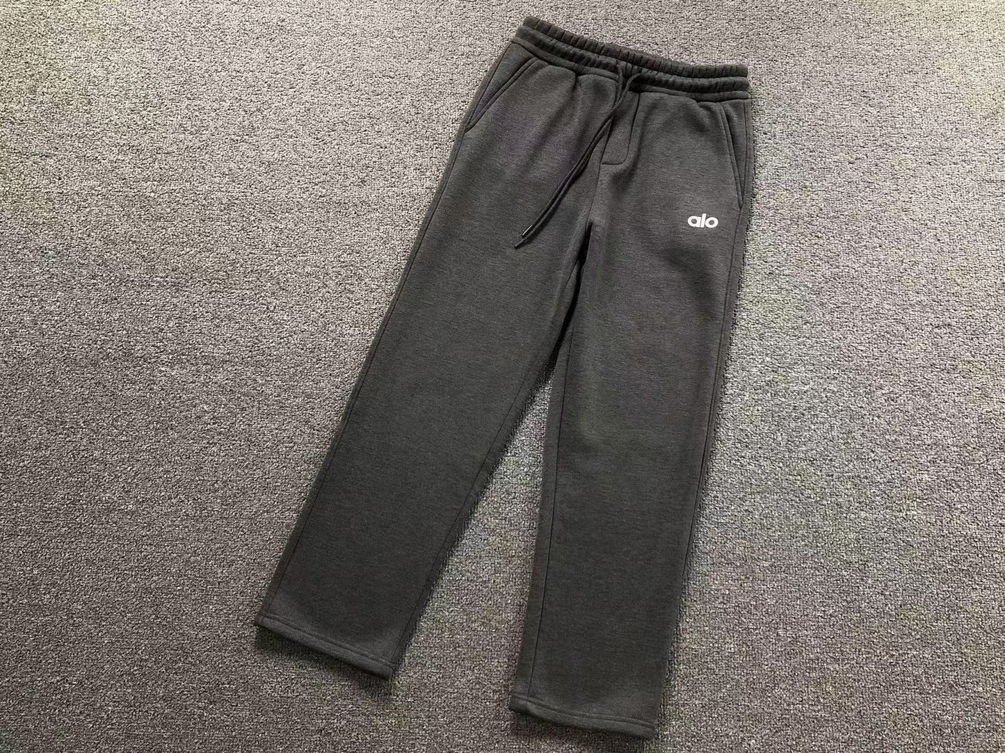 Calça elástica ALO moletom reta