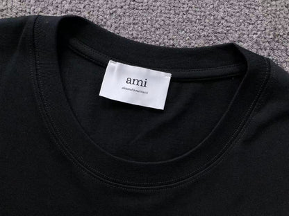 Camiseta AMI Paris Coração Dourado