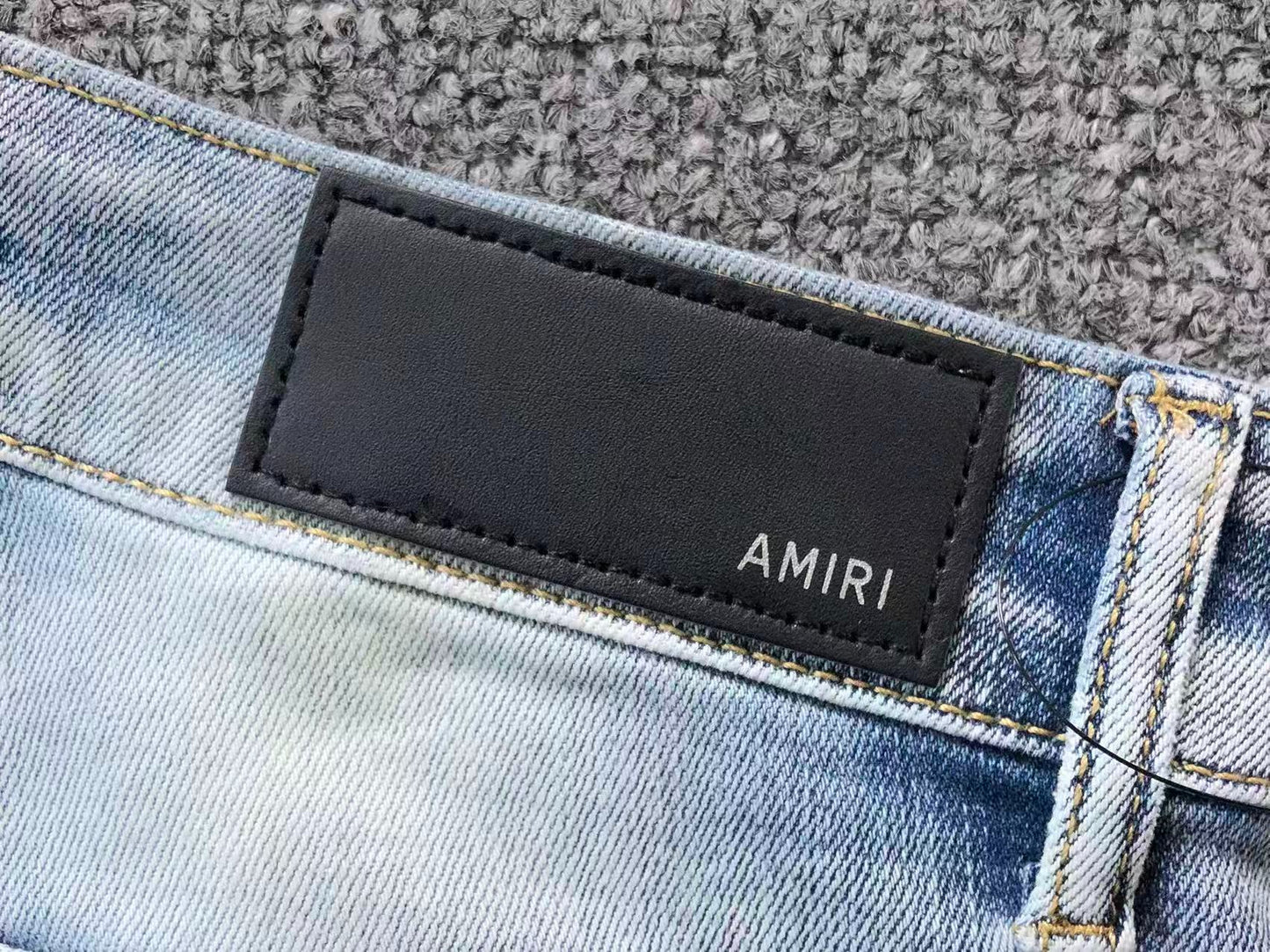 Calça AMIRI Ice Blue Patch Denim
