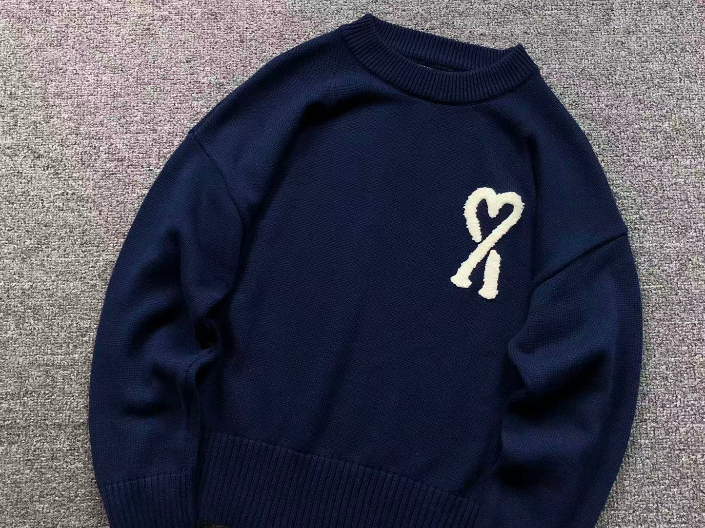 Suéter AMI Paris Logo Coração Essential