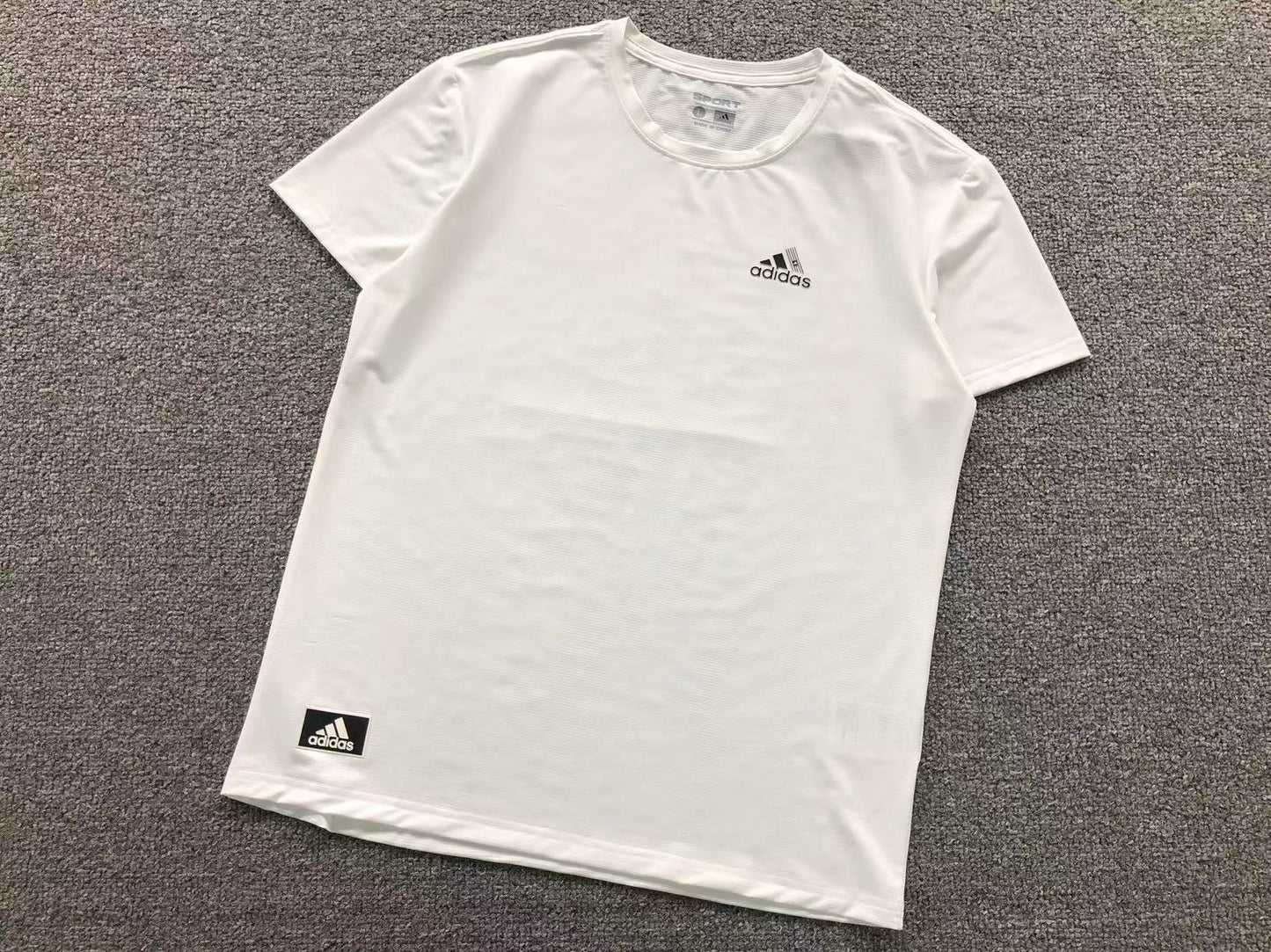 Camiseta Adidas Minimal Active Wear
