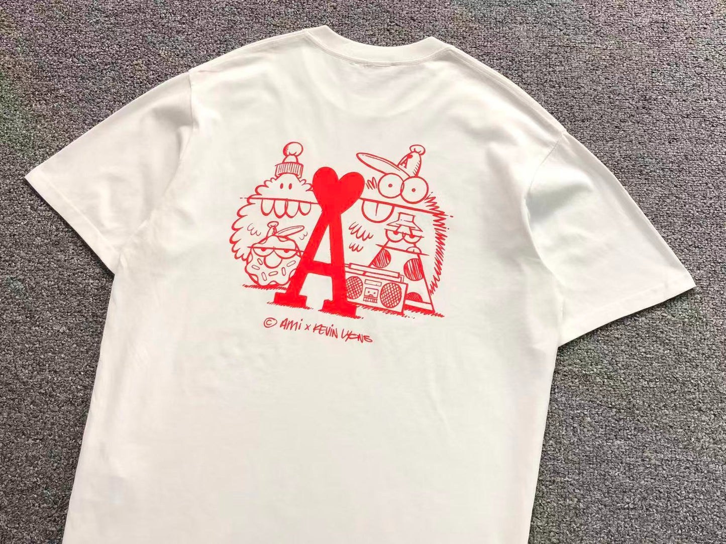 Camiseta AMI Paris Back Print Kevin Lyons