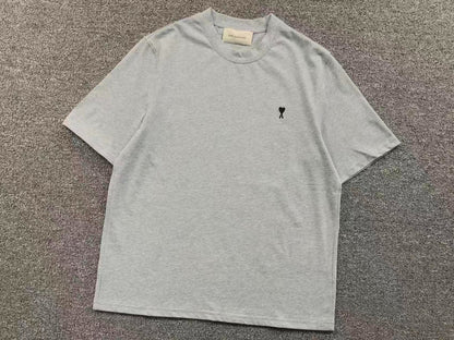 Camiseta AMI Paris Logo Coração Mini Bordado