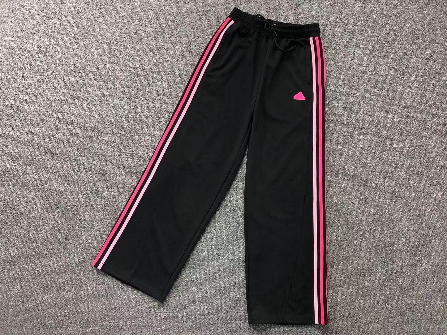 Calça Adidas Classic 3-Stripes Track Pants