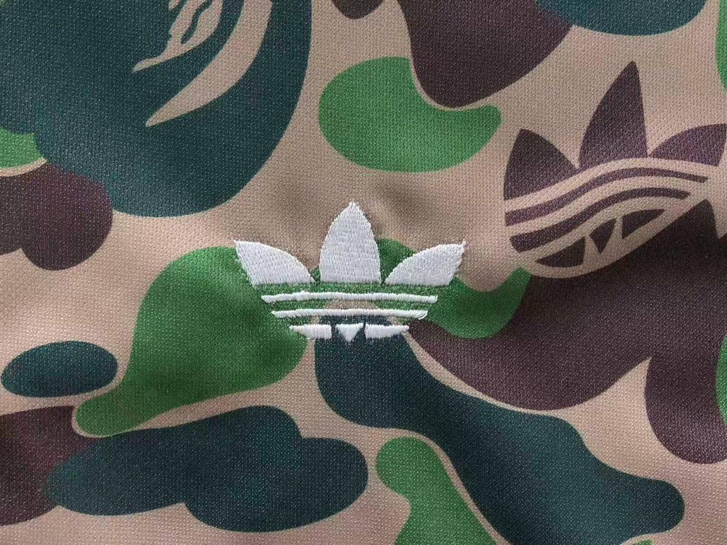 Moletom Adidas x BAPE Shark Camo Zip Hoodie
