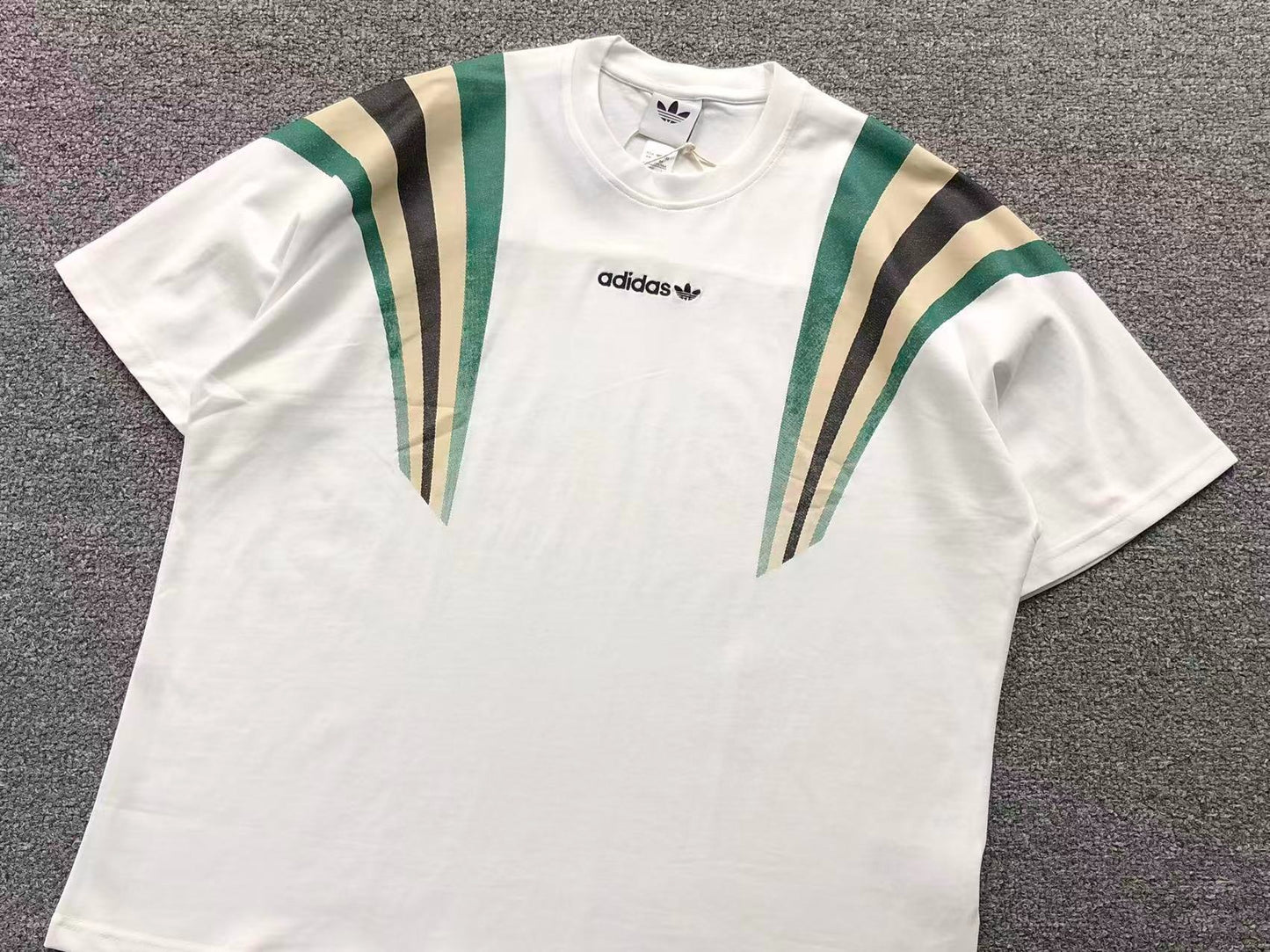 Camiseta adidas Originals Stripes Vintage