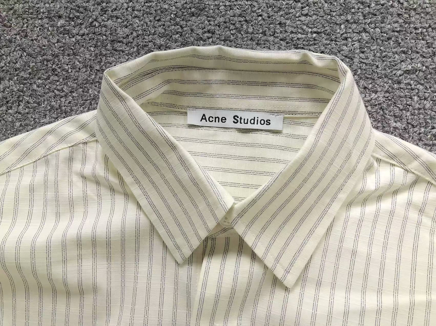 Camiseta Acne Studios Quiet Luxury Tee