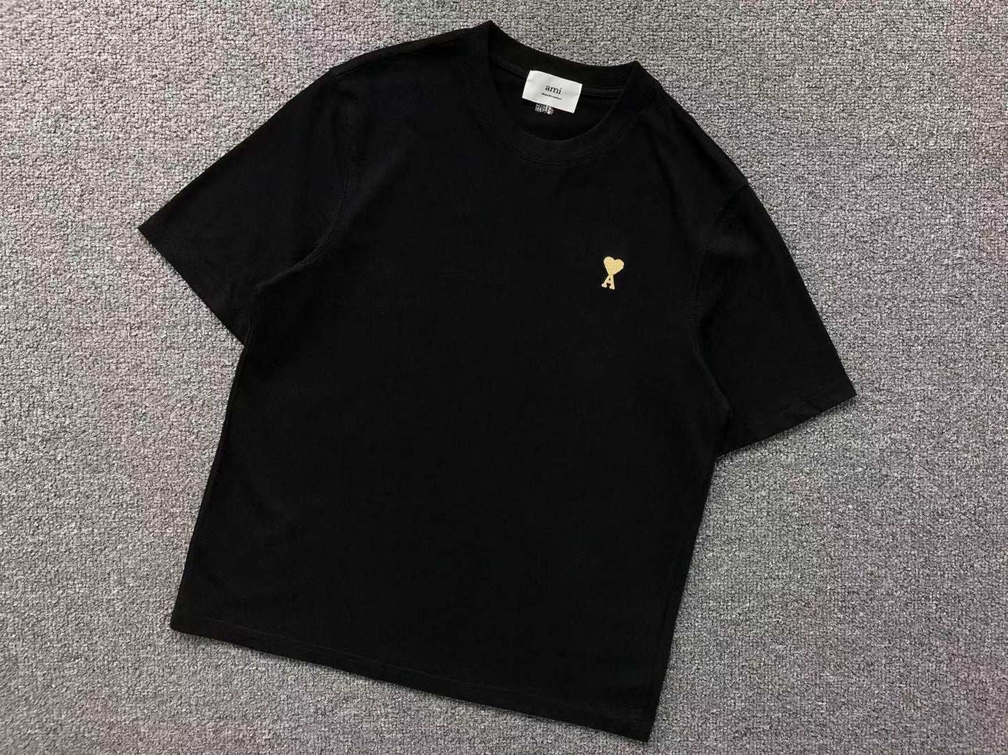 Camiseta AMI Paris Mini Heart Logo Contrast Tee