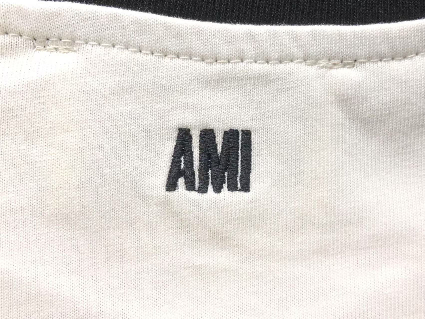 Camiseta AMI Paris Raglan Patch Logo