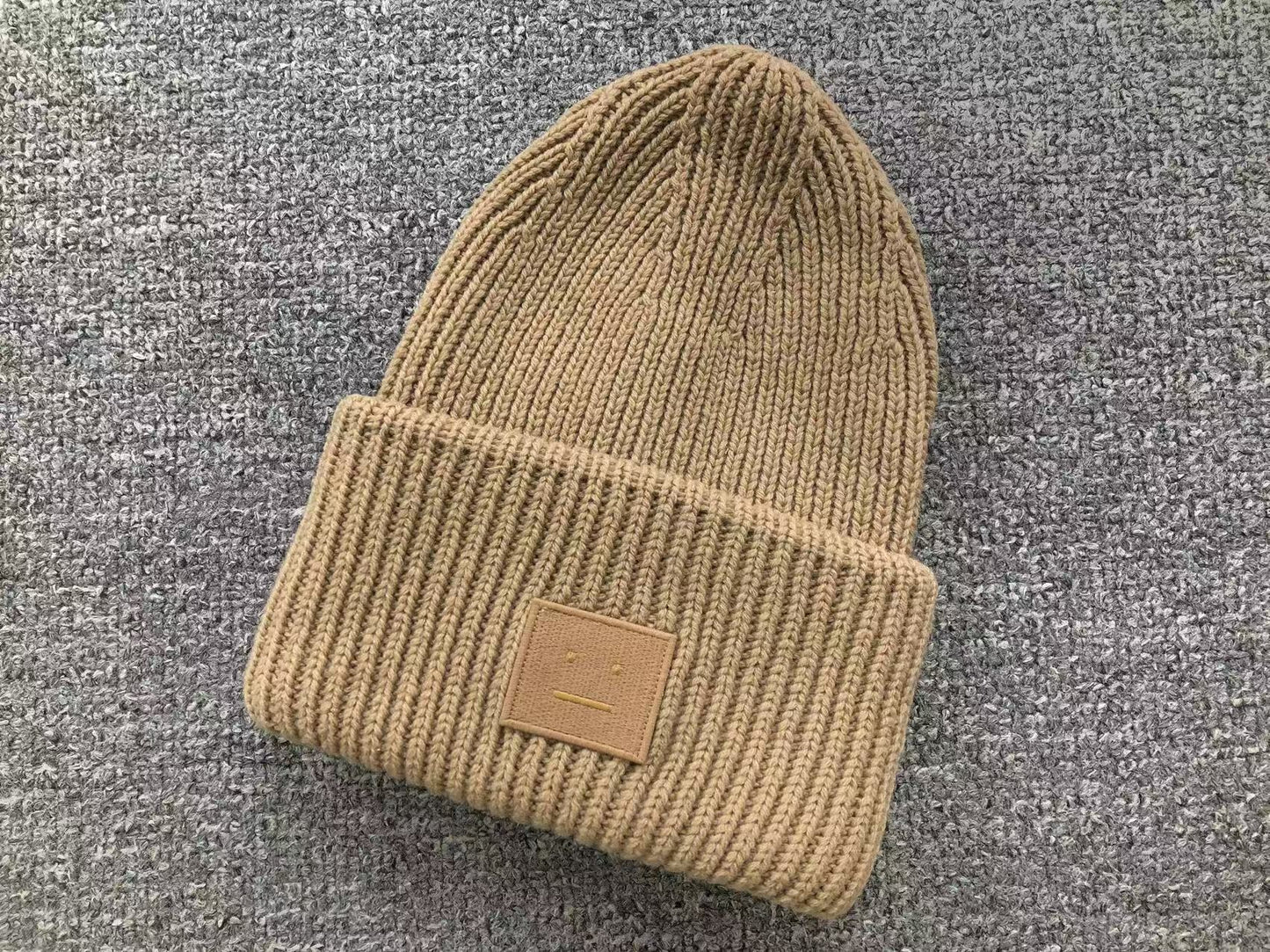 Touca Acne Studios Winter Essential
