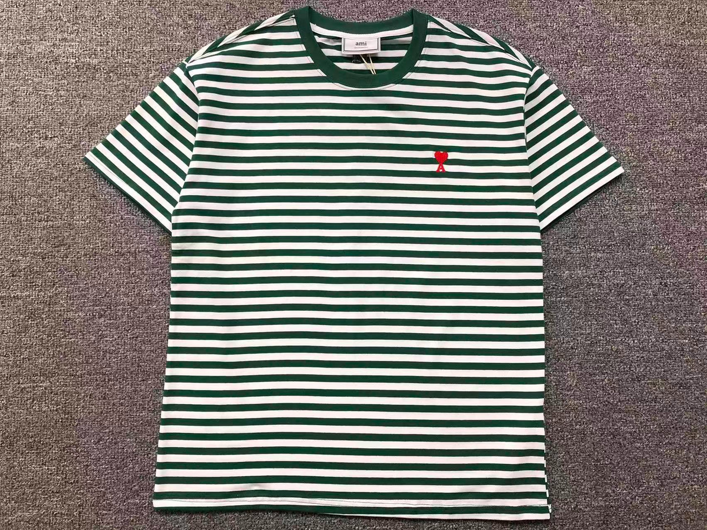 Camiseta AMI Paris Classic Heart Striped Tee