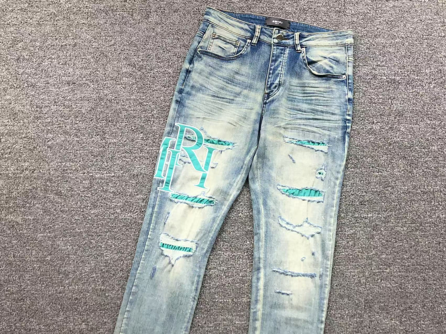 Calça AMIRI TR Ice Blue Distressed Denim