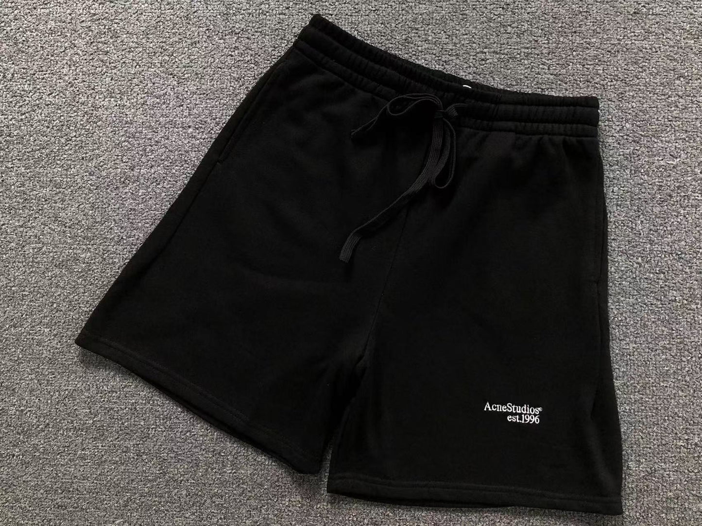 Short Acne Studios Casual Core