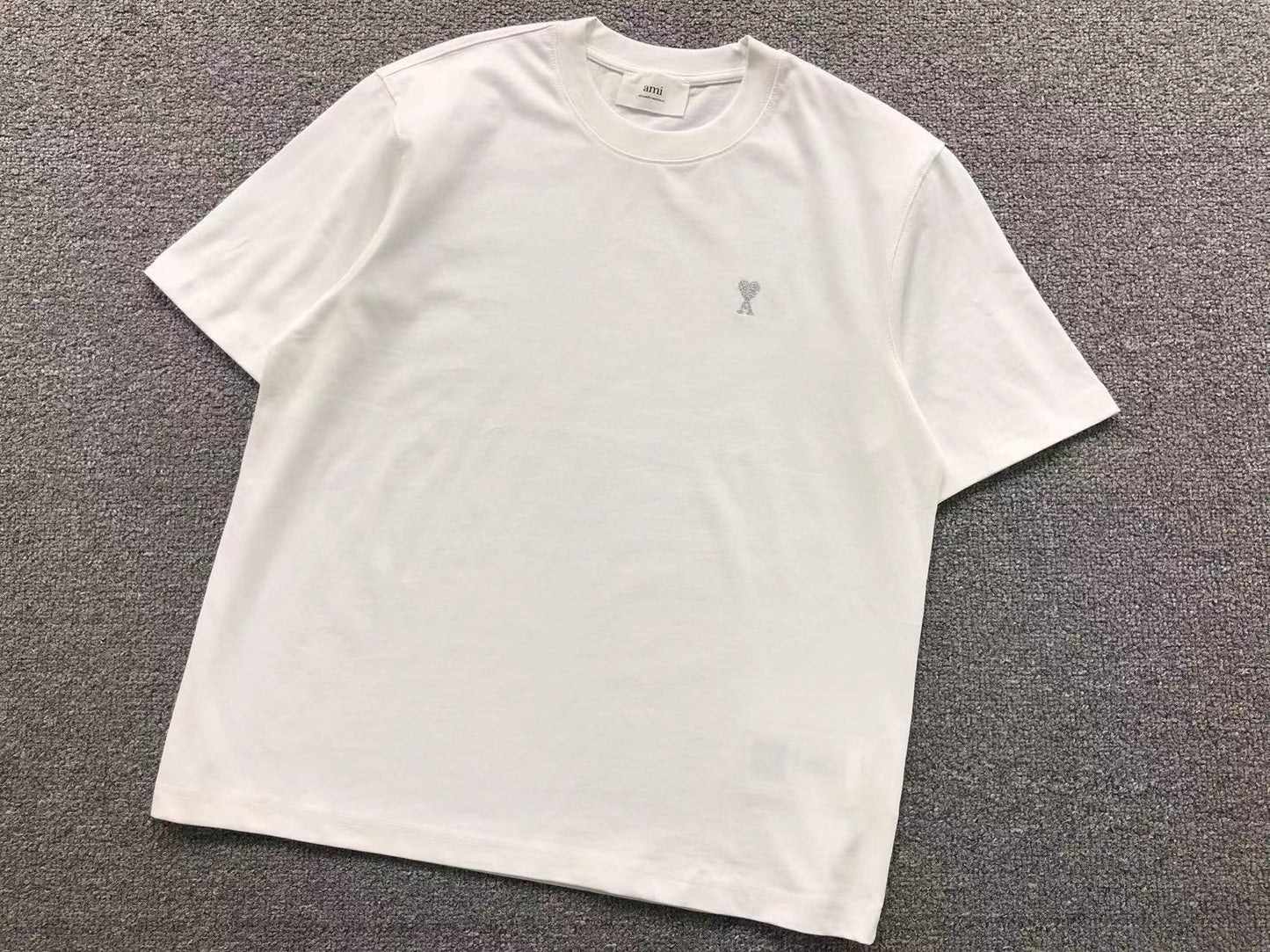Camiseta AMI Paris Mini Heart Logo Classic
