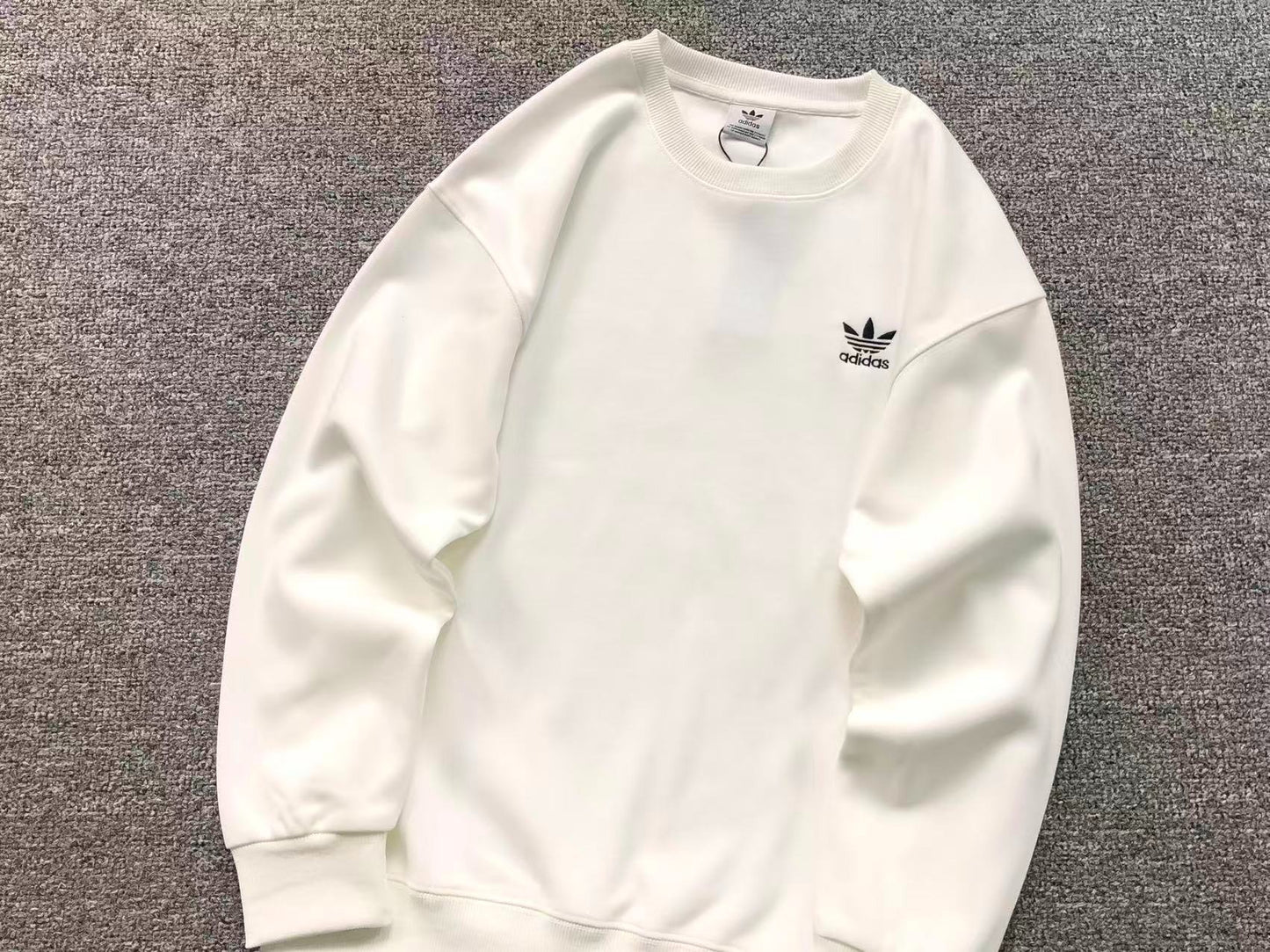 Moletom Adidas Essential Clean Crew