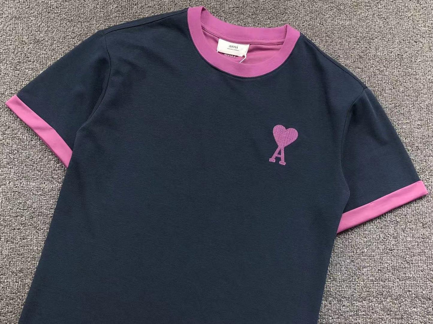 Camiseta AMI Paris Contrast Heart Ringer