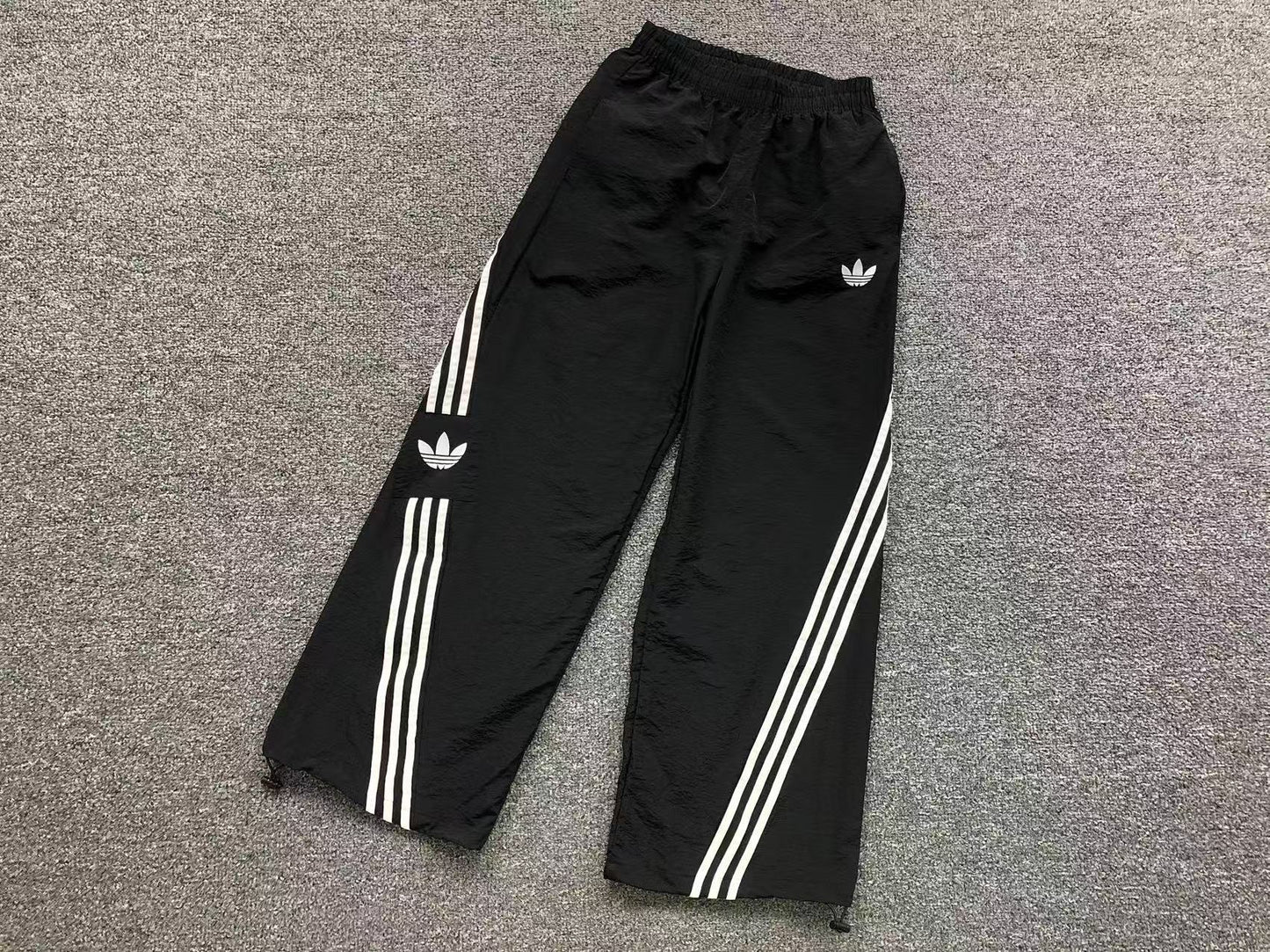Calça Adidas Utility Track Cargo