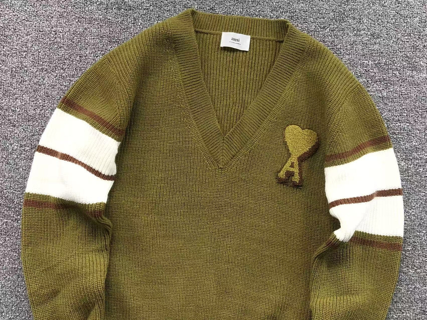 Suéter AMI Paris V-Neck Vintage Knit