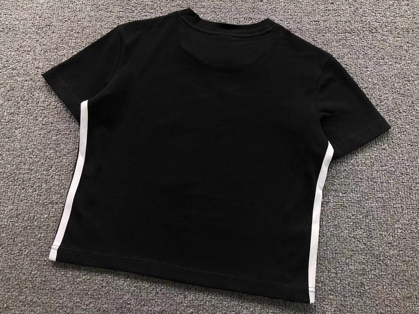 Camiseta Adidas Clean Stripe Tee Feminina