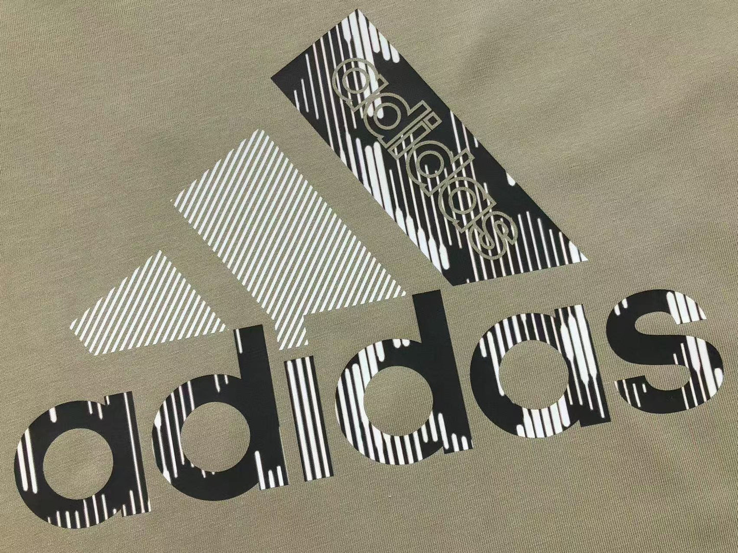 Camiseta Adidas Minimal Logo Pattern