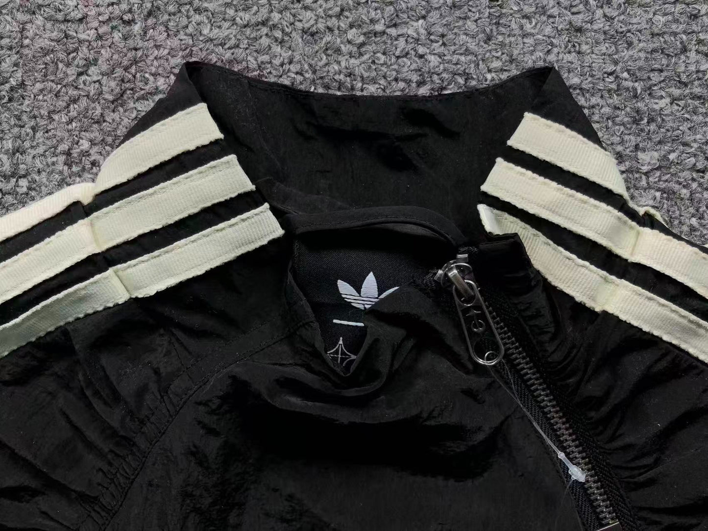Jaqueta Adidas Darkwave Track Jacket
