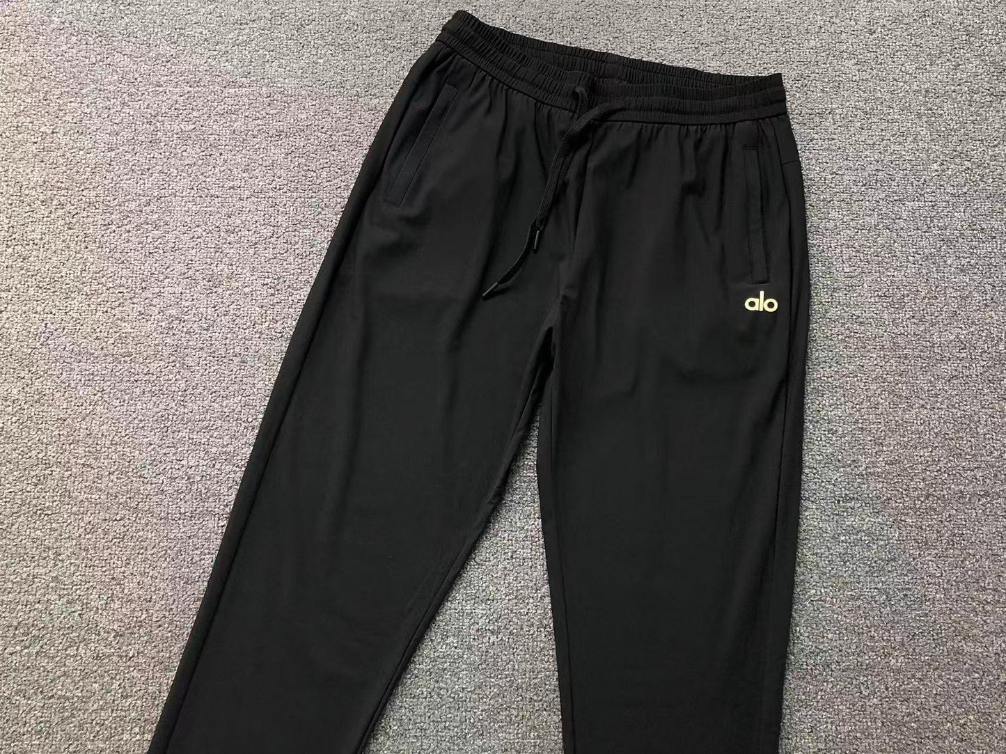 Calça elástica ALO moletom reta