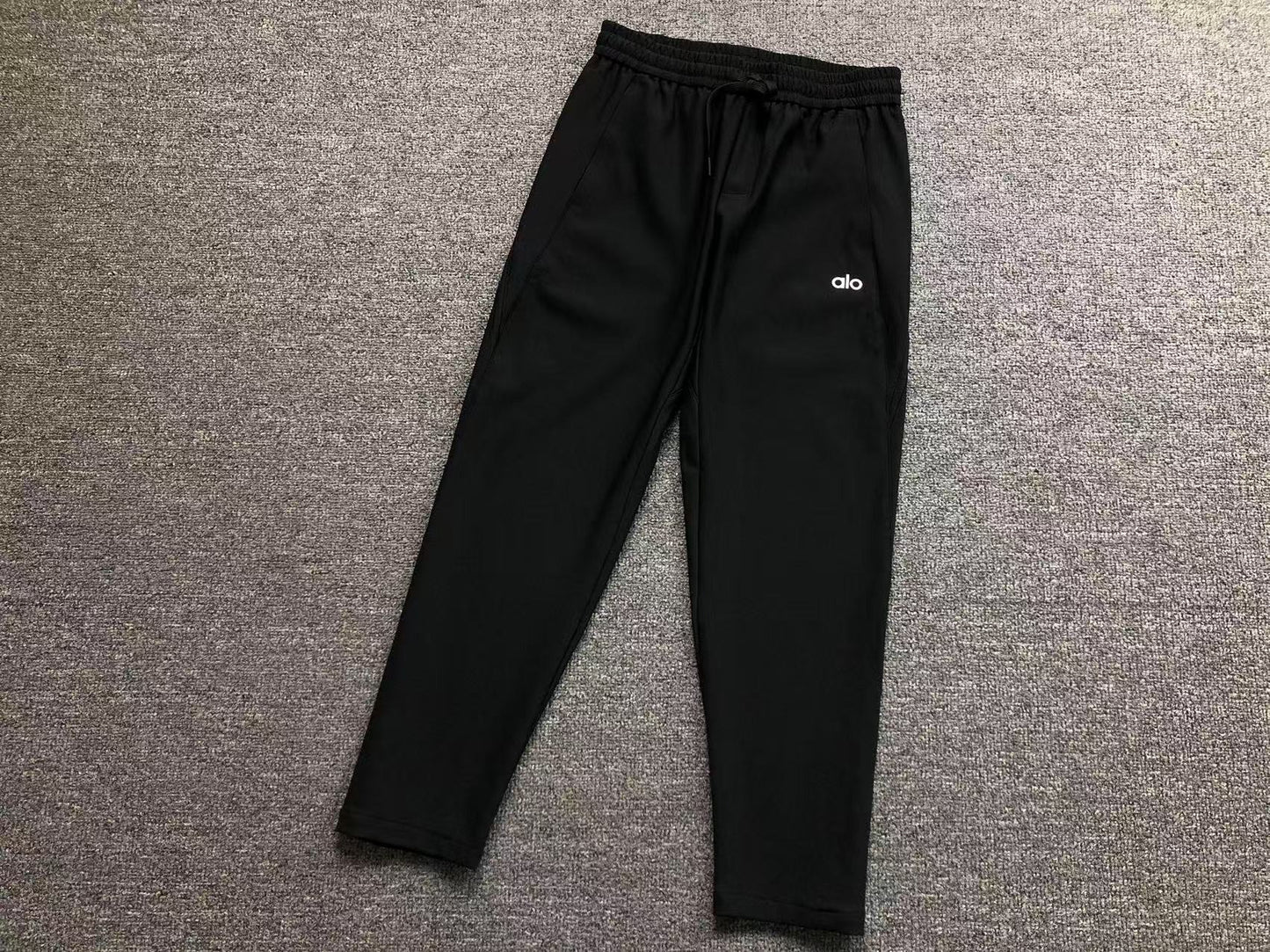 Calça elástica ALO moletom reta