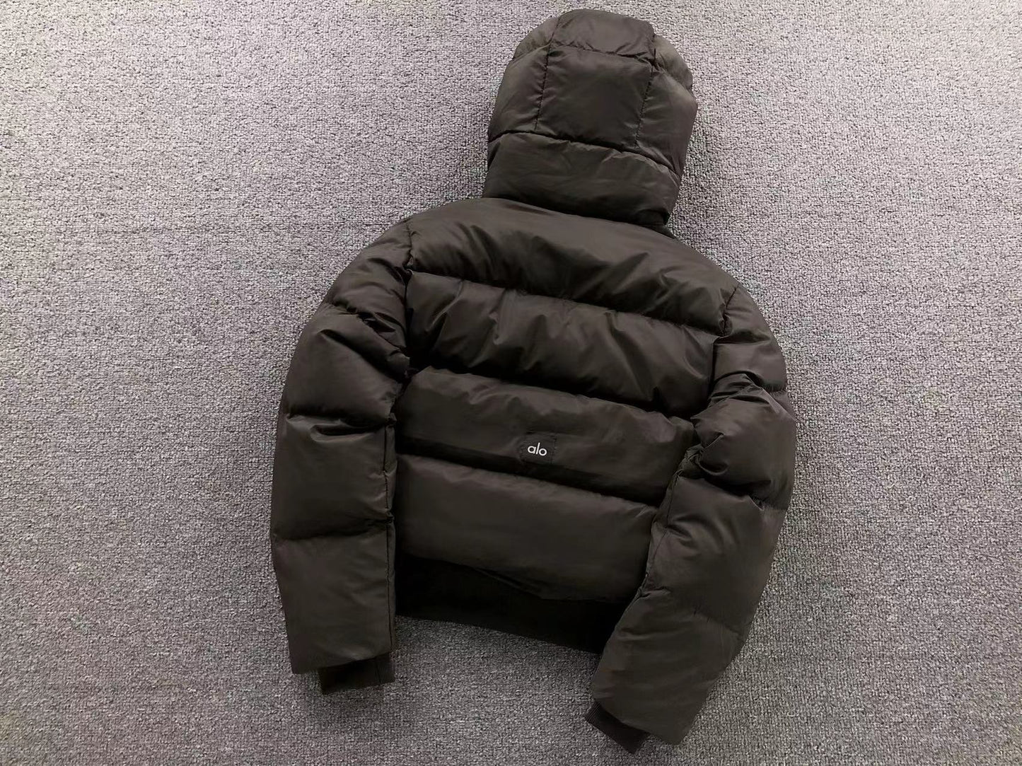 Jaqueta ALO puffer com capuz Feminino