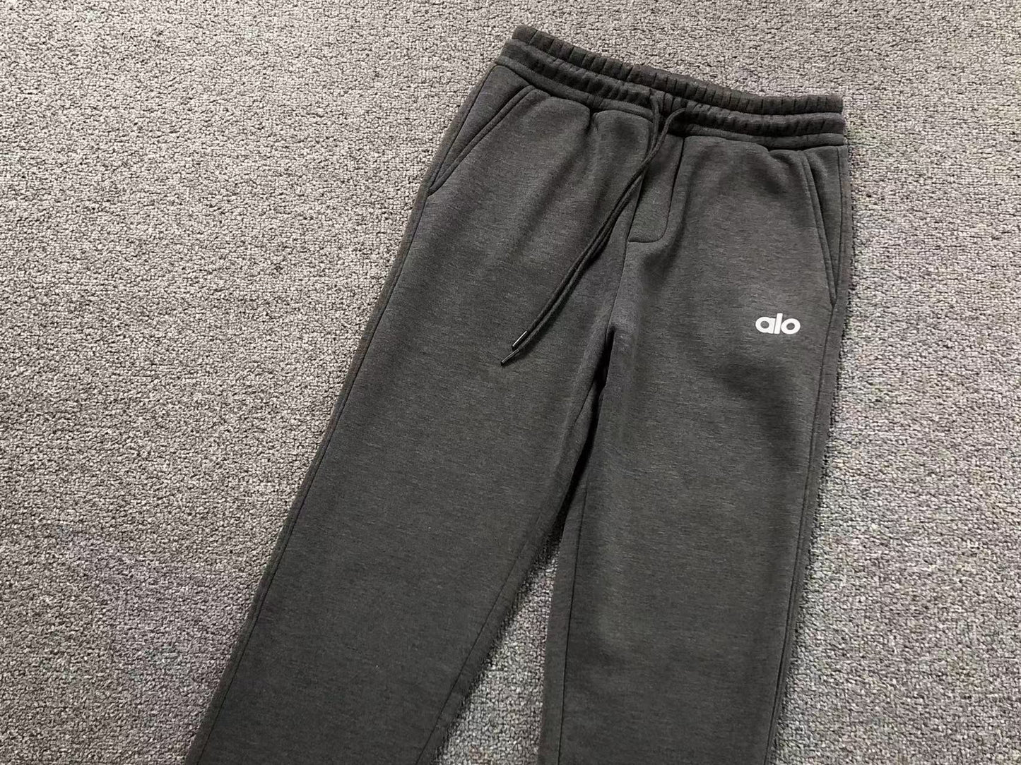 Calça elástica ALO moletom reta