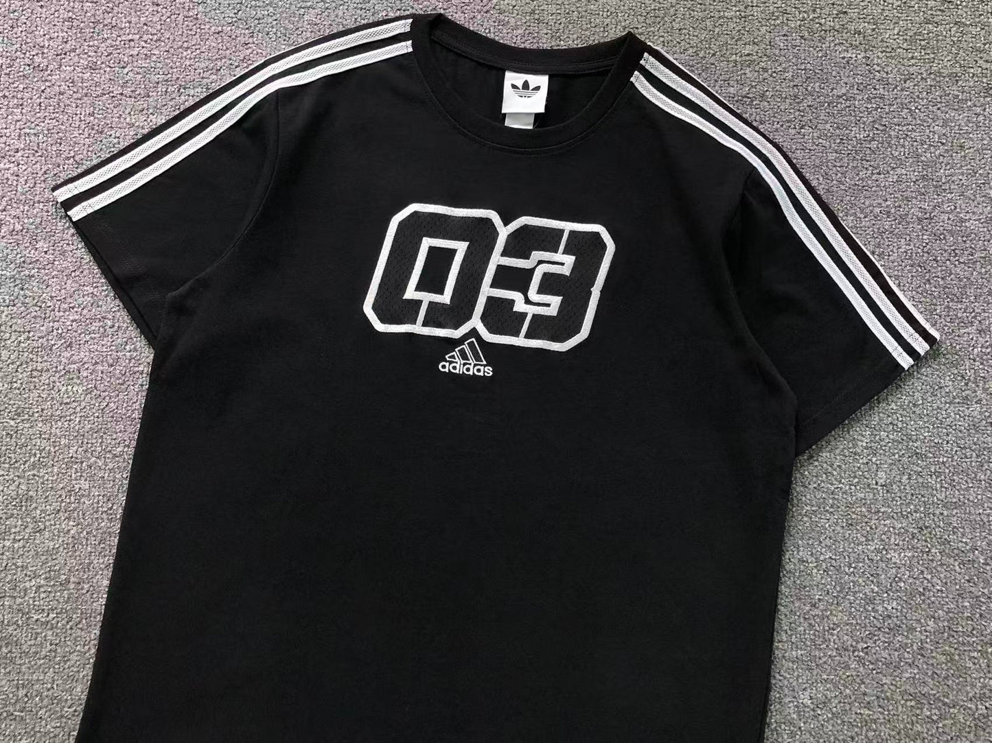 Camiseta Adidas Varsity 03