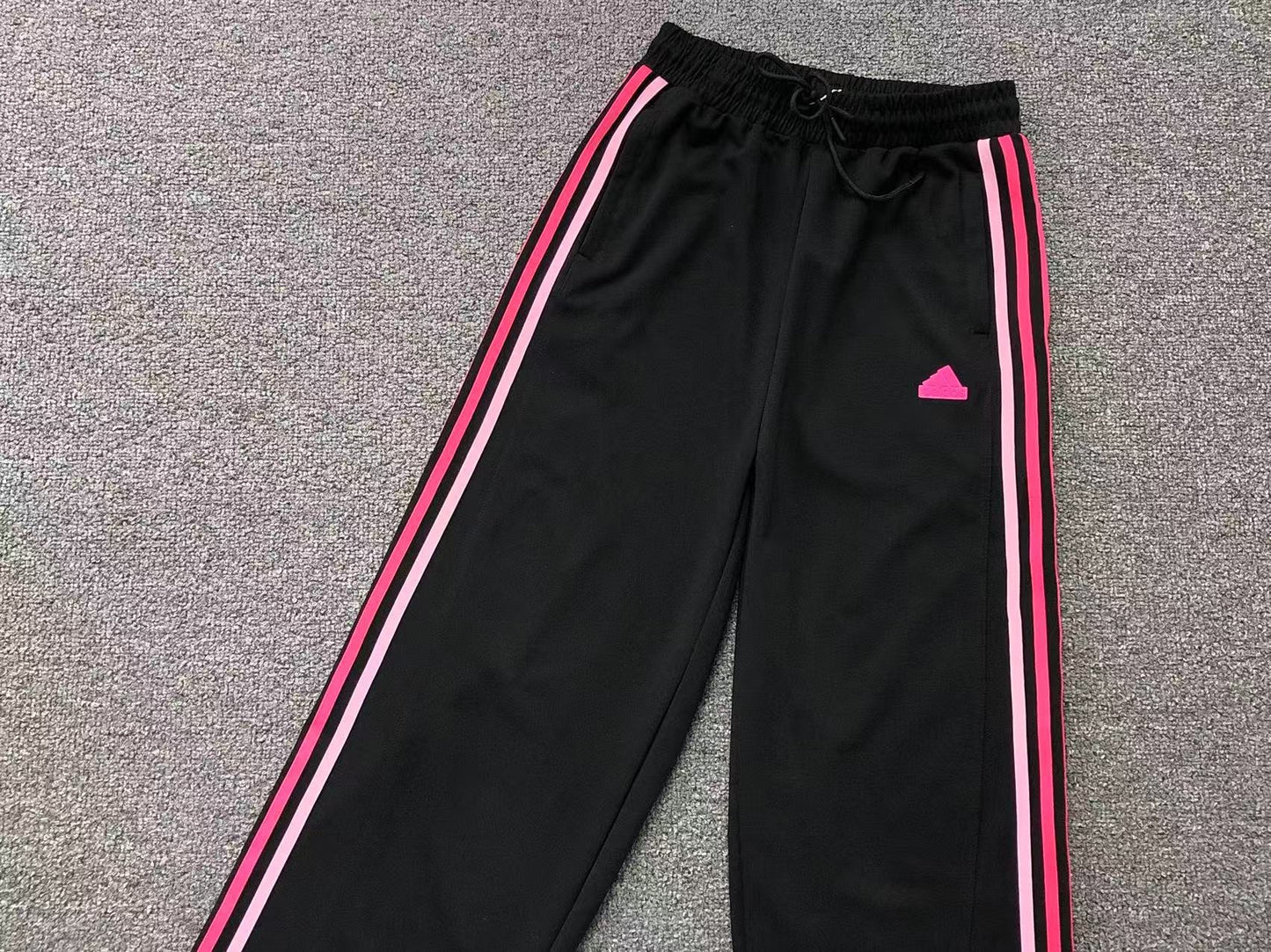 Calça Adidas Classic 3-Stripes Track Pants